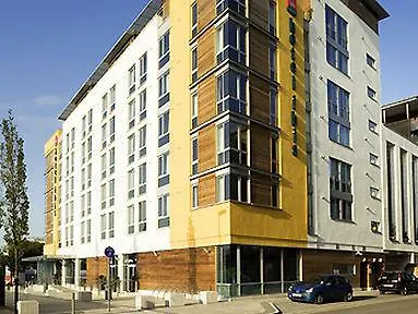 Ibis Temple Meads מלון