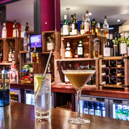 Ibis Temple Meads Готель