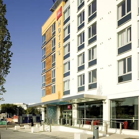 מלון Ibis Temple Meads 3*