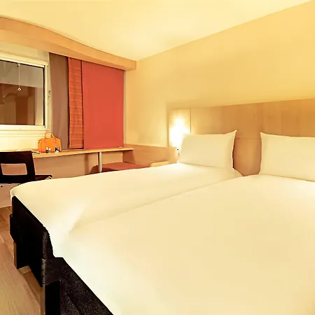 מלון Ibis Temple Meads 3*