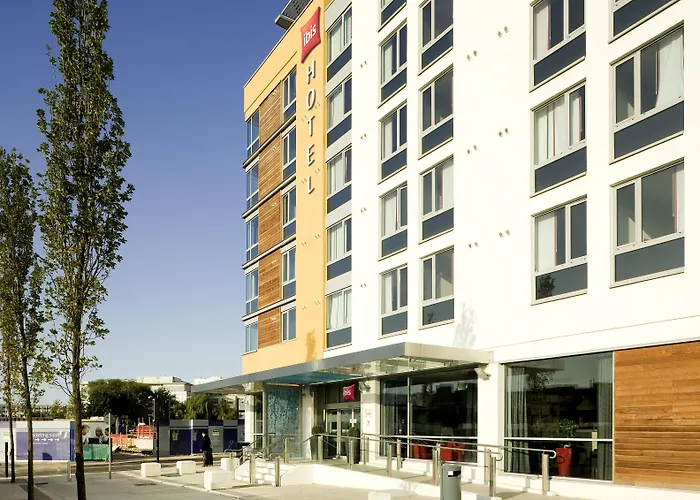 מלון Ibis Temple Meads 3*