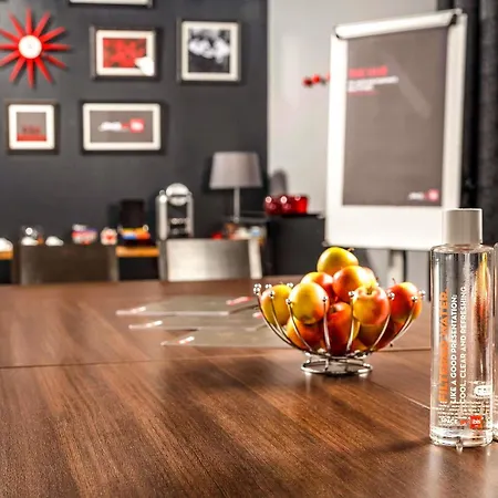 Ibis Temple Meads Hotel 3*