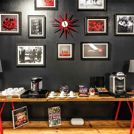 Hotel Ibis Temple Meads 3*