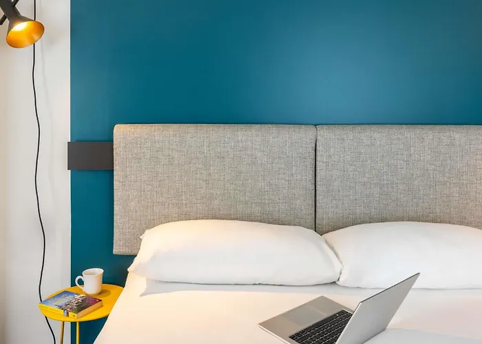 Ibis Temple Meads Hotel 3*