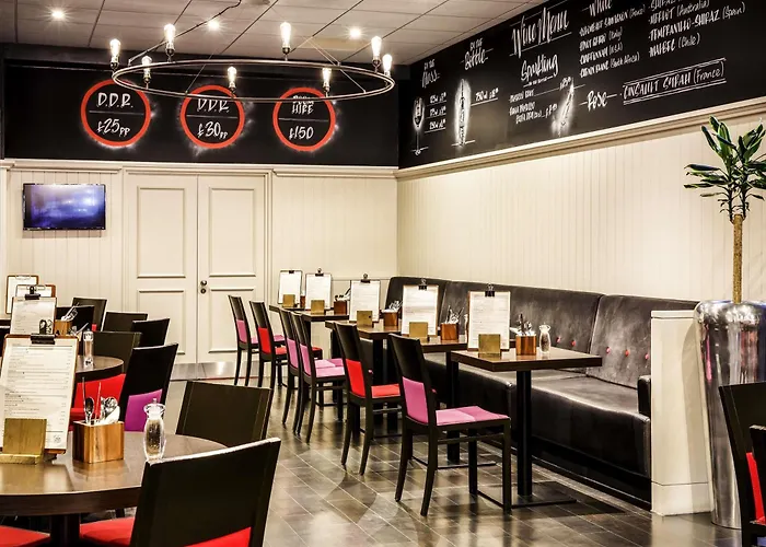 Ibis Temple Meads Hotel 3*