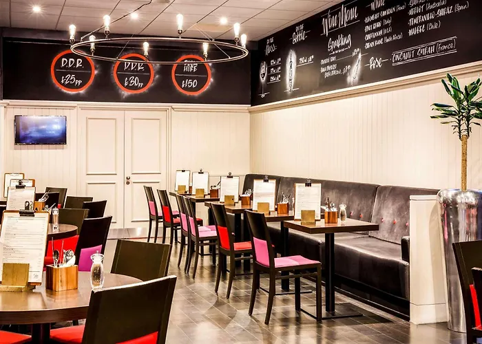 Ibis Temple Meads Hotel 3*