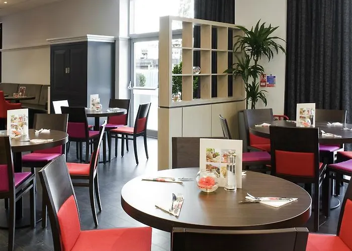 Ibis Temple Meads Hotel 3*